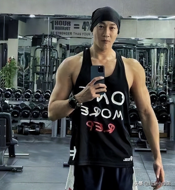 长得美身材差，长得丑身材好，这8位明星的颜值和身材，实在不搭