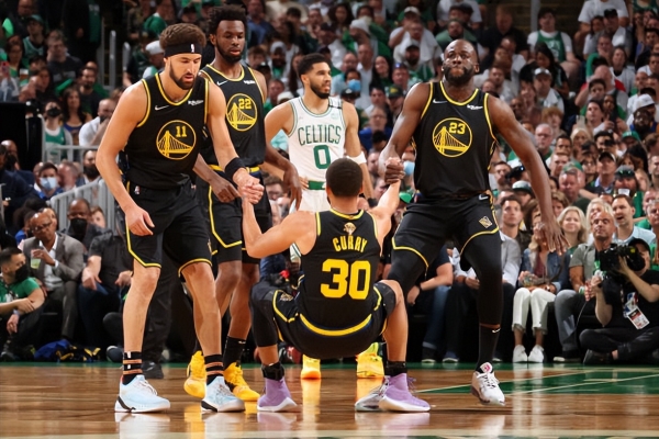 劲爆詹姆斯社媒发文力挺戴维斯勇士队双喜临门篮网1换2交易杜兰特方案