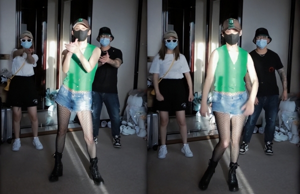 50岁宁静穿热裤渔网袜跳舞，个性穿搭遭吐槽：实在接受不了