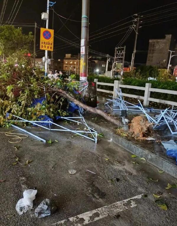龙卷风夜袭广州，网友近距离还原第一现场