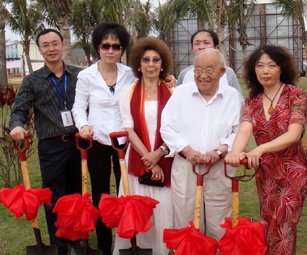 词作家乔羽逝世！众星悲痛发文悼念，曾用1小时写出《难忘今宵》