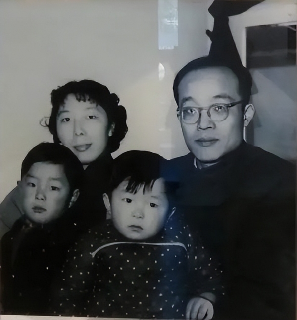 词作家乔羽逝世！众星悲痛发文悼念，曾用1小时写出《难忘今宵》