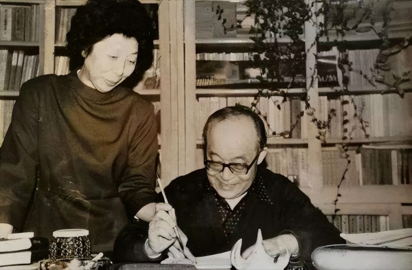 词作家乔羽逝世！众星悲痛发文悼念，曾用1小时写出《难忘今宵》