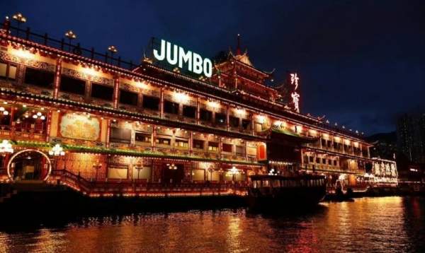 香港地标珍宝海鲜舫翻沉，已开业46年，是《食神》等取景地