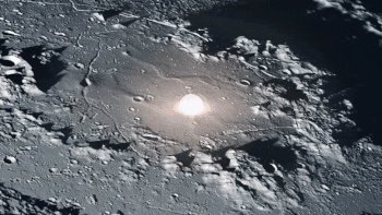 NASA公布一神秘火箭曾撞击月球 形成29米大坑