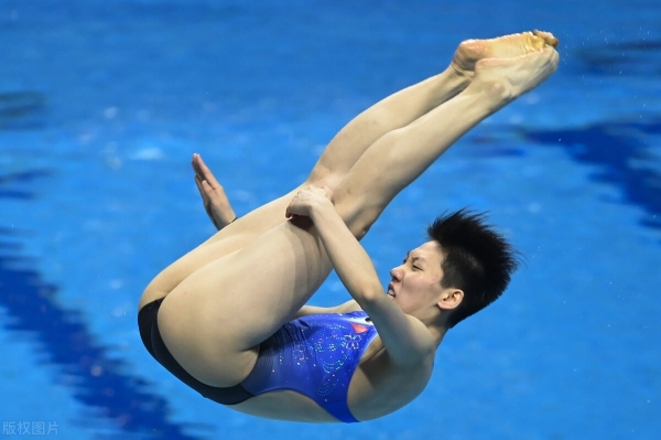 世锦赛中国跳水第100金！全红婵3米板稳定，搭档白钰鸣混团夺冠
