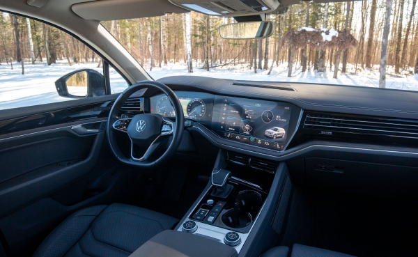 降价5.8-7.2万元不等！新款大众途锐上市，售价53.38万元起