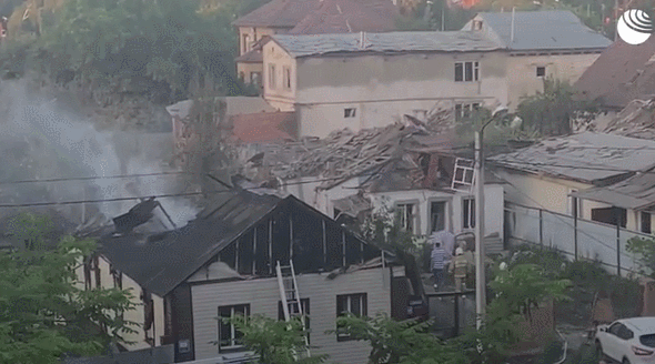 俄边境城市凌晨发生连续爆炸已致3死，俄国防部：乌克兰袭击居民区