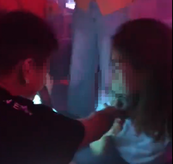 广西一中学校长被曝在夜店与多名女子存亲密举动，当地：调查中