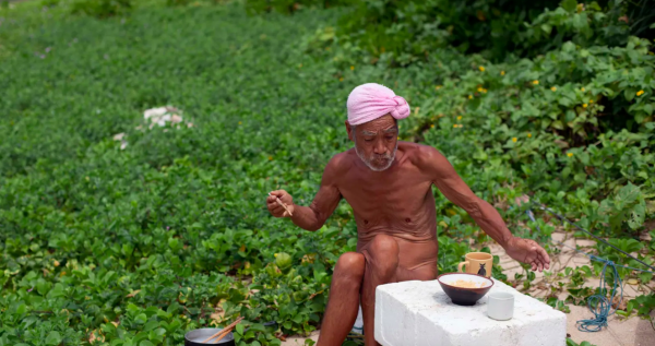 日本老爷爷荒岛裸体独居29年！回归现代社会后痛苦，只想死在岛上