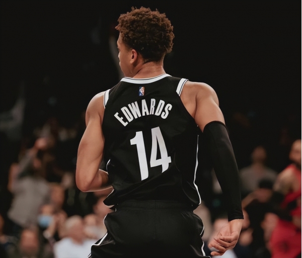 官宣！篮网正式签下三将！湖人马刺商讨三方交易，格林力挺杜兰特