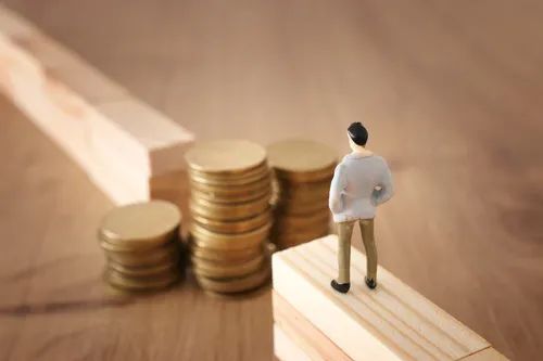 买银行理财不如投银行股？银行派息进入密集期→