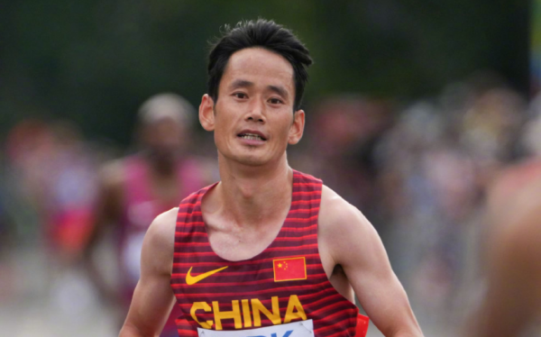 世锦赛再迎喜讯！35岁老将创中国马拉松历史，横跨11年令人泪目