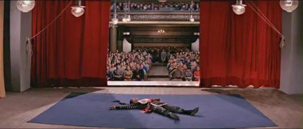 《霸王别姬》幕后故事:张国荣发烧39度仍练功,姜文曾试镜程蝶衣