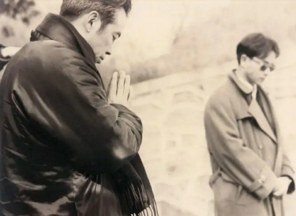 《霸王别姬》幕后故事:张国荣发烧39度仍练功,姜文曾试镜程蝶衣