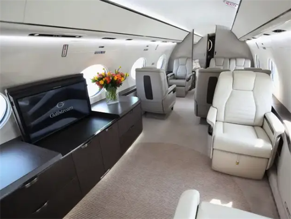 世界首富马斯克升级座驾：5.7亿的私人飞机究竟长啥样？