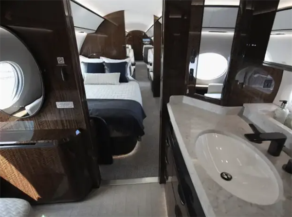 世界首富马斯克升级座驾：5.7亿的私人飞机究竟长啥样？