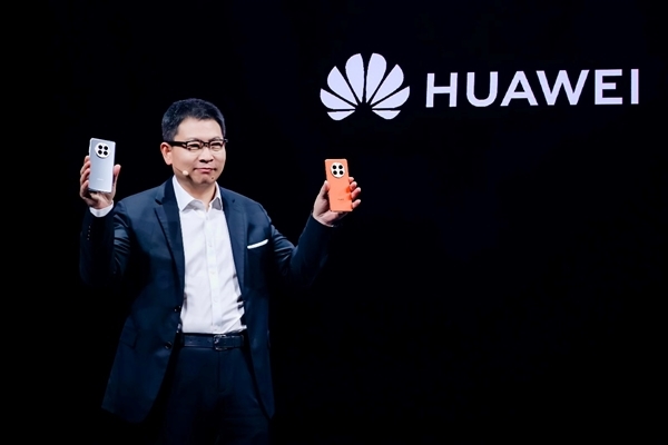 持续4年研发 10倍耐摔终落地！华为Mate50系列全新昆仑玻璃版本正式开售