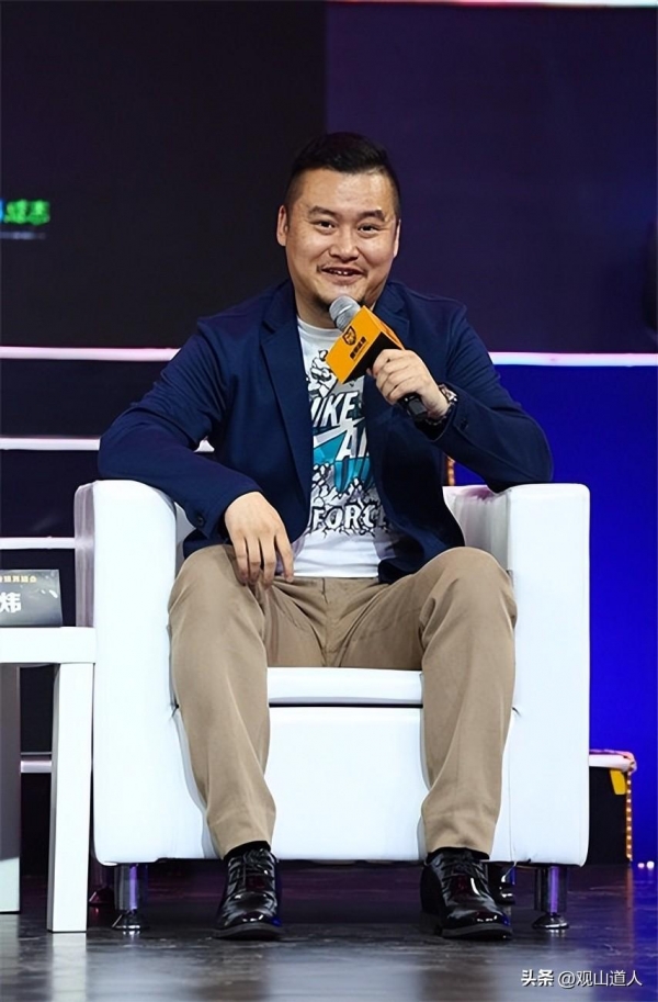 足球解说诗人贺炜看了多少书他一开口便是诗意人生3