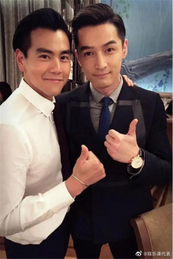 胡歌宣布当爸爸,老婆疑是身边助理,袁弘唐嫣等好友发文恭喜