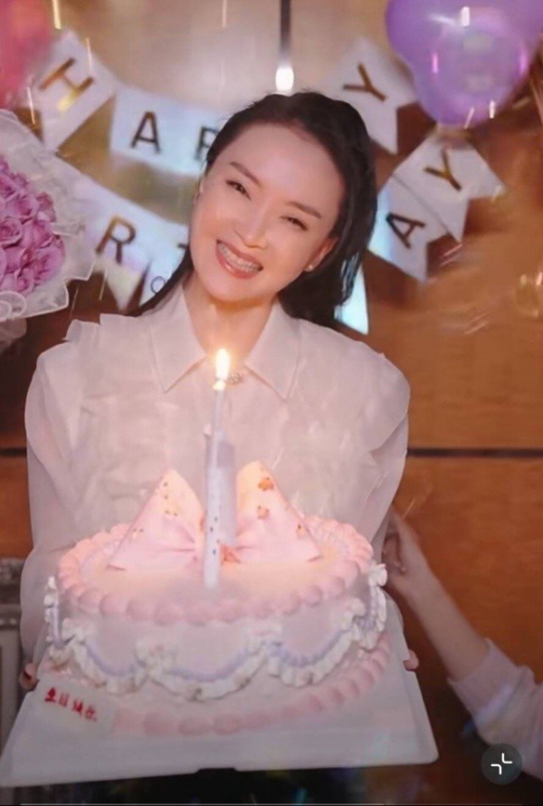 晴儿王艳低调庆47岁生日大12岁老公缺席11亿豪宅仍未卖掉