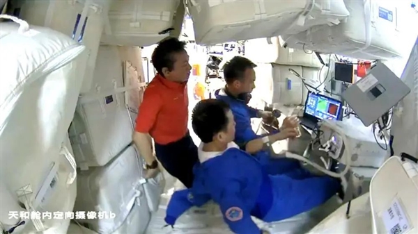 世界第一次！中国空间站看到了在轨航天员的“三维皮肤”
