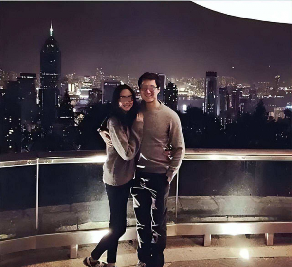 嫁40亿身家金融男又怀三胎曾炫富被嘲的她活得比豪门阔太强