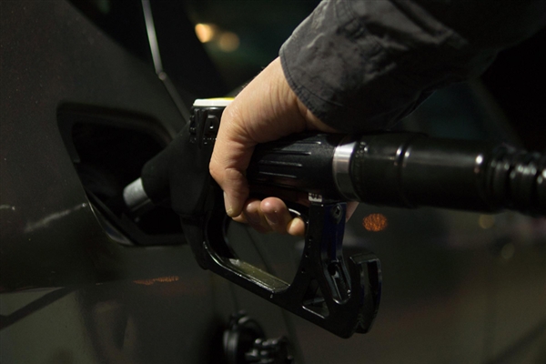 国内油价今晚有望“两连跌”！95号汽油或回归“7元时代”