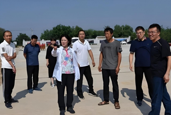 李亚丽8年贪1352万被判11年