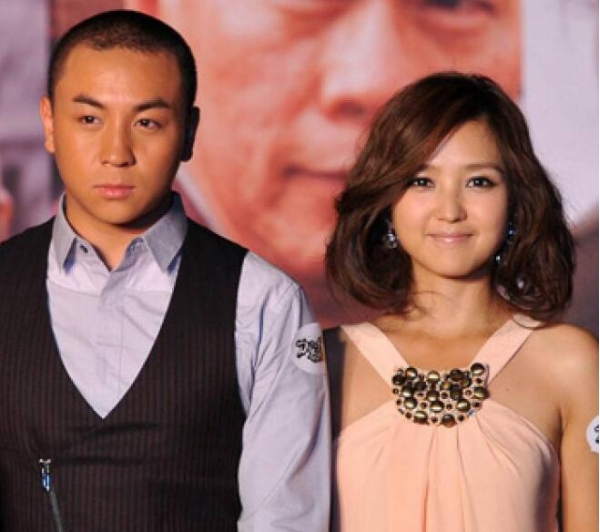 何洁是释小龙唯一承认的女友,此后再没有承认过别的女友.