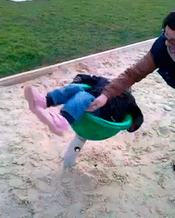 搞笑GIF：小弟弟，你吃面条的表情太销魂了吧！有这么好吃吗？