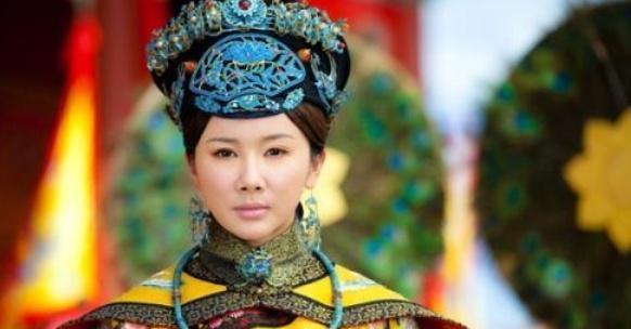 在被选入宫后,苻登也非常喜欢这位皇后,非常宠爱.