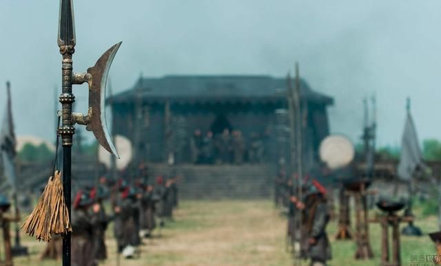 吕布辕门射戟退纪灵十万雄兵