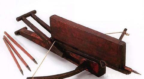 三国演义十大兵器:方天画戟才排第六?第一跟着曹操沾光(4)