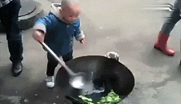 搞笑GIF动图：这身材，大叔看了表示把持不住啊