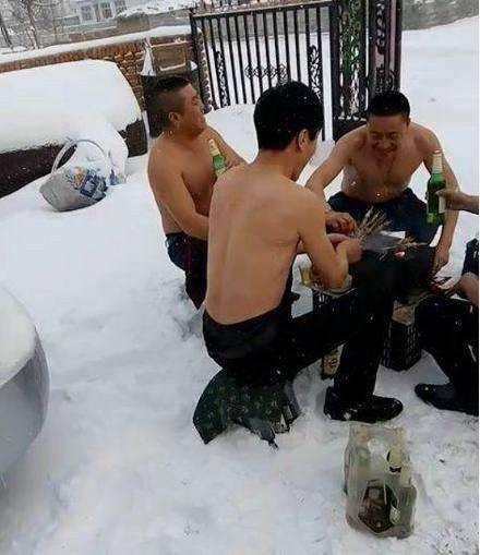 搞笑段子与幽默图片：供奉的时候是一定要有猪头的！
