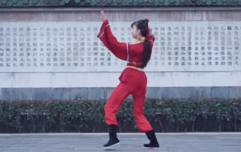 搞笑GIF图:设计师此时的内心是崩溃的!