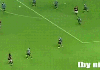 GIF:用足球写诗!小罗的那些经典绝技,这么玩弄对手好吗?