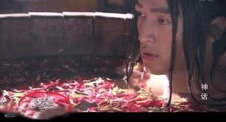 史上最脸红的穿帮，郭敬明手放杨幂那里，赵丽颖露了啥？