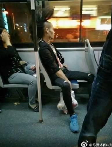 「搞笑图片」过年理发就是一场赌博，而我从来就没有赢过……