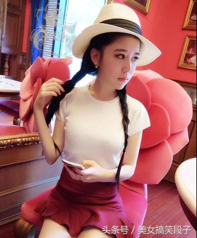 搞笑段子笑话幽默美女图片：因为太爱你了，所以我和男朋友分手了