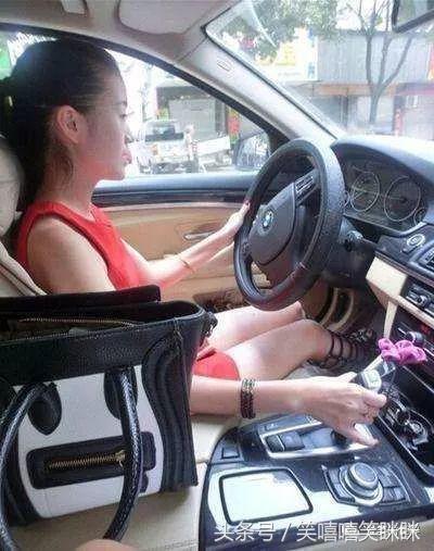 搞笑段子搞笑图片：龟儿子，你敢背着我给我换媳妇！