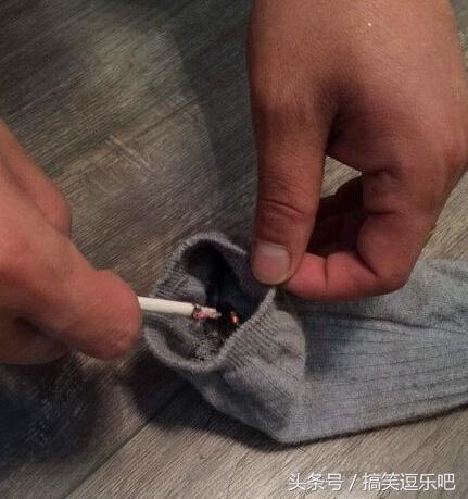 笑话段子搞笑图片：这年头居然有长的丑还没钱却敢来相亲的人