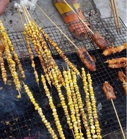 搞笑段子笑话幽默图片：你儿子现在在我手上！交钱吧！
