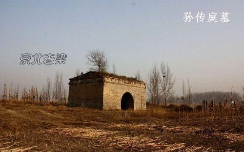 在了解完前线的战况后,孙传庭打算息兵蓄锐,可崇祯皇帝却一再催他赶紧