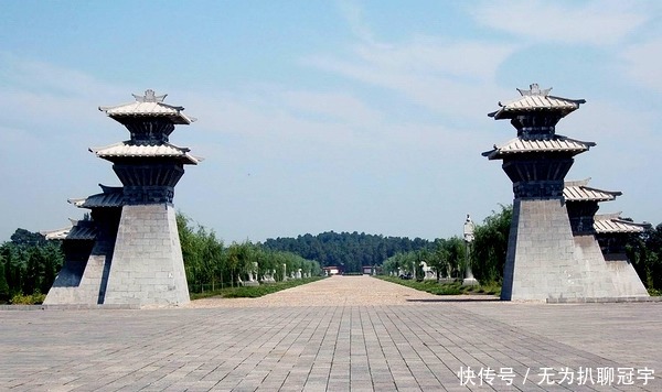 冠军侯,勒石记功,设西域都护府等等,西汉曾经做到的,东汉全都要争取做