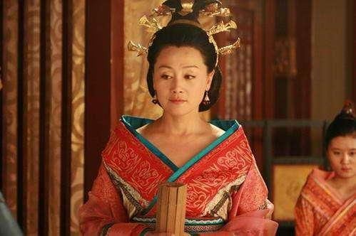 刘邦宣布废除太子忽然看见太子身后站着4个白发老人刘邦大惊决不能废