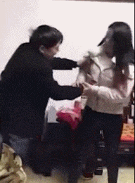 gif：第二张图太魔性了，我跟着这条狗子笑了起来！