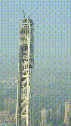 世界高楼,顶层我怀疑是蓝翔的学员头晕在公司里干了五年了,老板不给涨