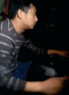 搞笑gif：味道虽好，可不能太贪哦